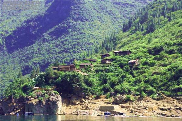 芙蓉江景點之&ldquo;盤古苗寨&rdquo;