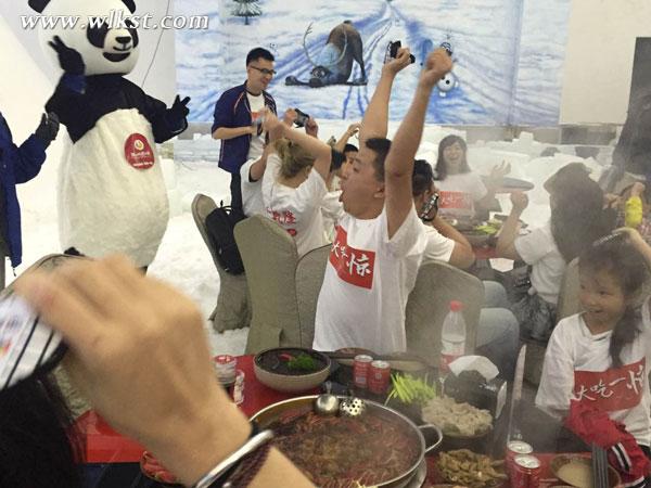 大吃一驚 牛人仙女山零下5℃吃火鍋挑戰冰火兩重天