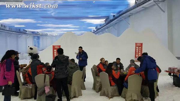 大吃一驚 牛人仙女山零下5℃吃火鍋挑戰冰火兩重天