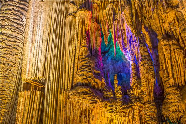 地下藝術宮殿芙蓉洞